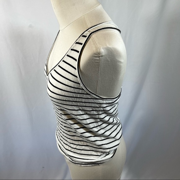 American Eagle Black and White Tank Top - Picture 2 of 4